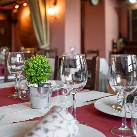 - Restaurante Prado Del Navazo 2*