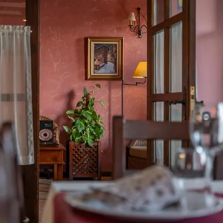 Hotel - Restaurante Prado Del Navazo