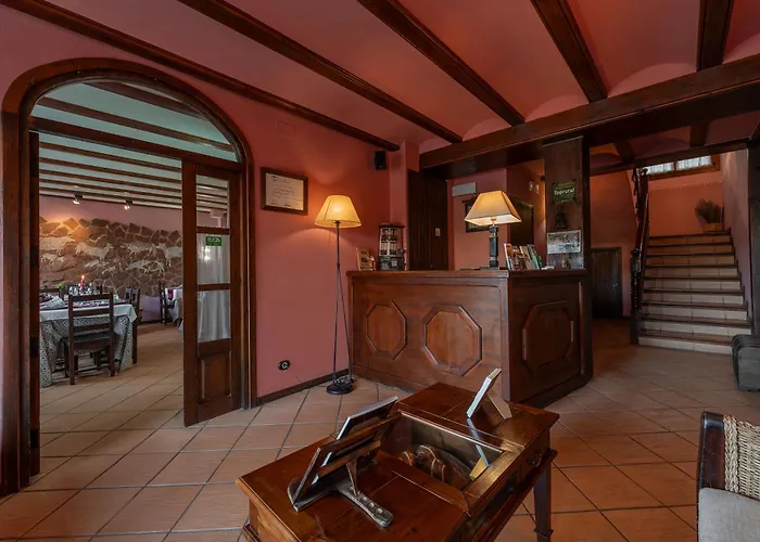 - Restaurante Prado Del Navazo Hotel 2*